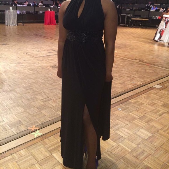 Formal long black dress with beading - Picture 2 of 5